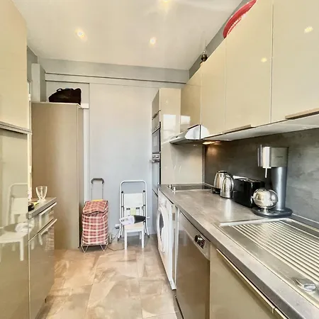 The Artist Apartment, By Welcome To Апартаменты *